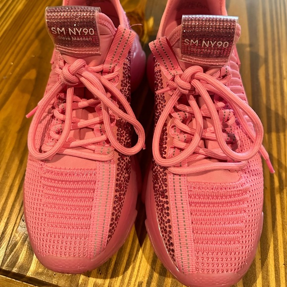 Steve Madden Maxima Sneakers - Picture 2 of 4